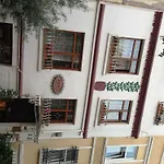Otel Oceans 7 3*