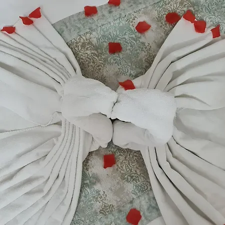 Отель Oceans 7 3*